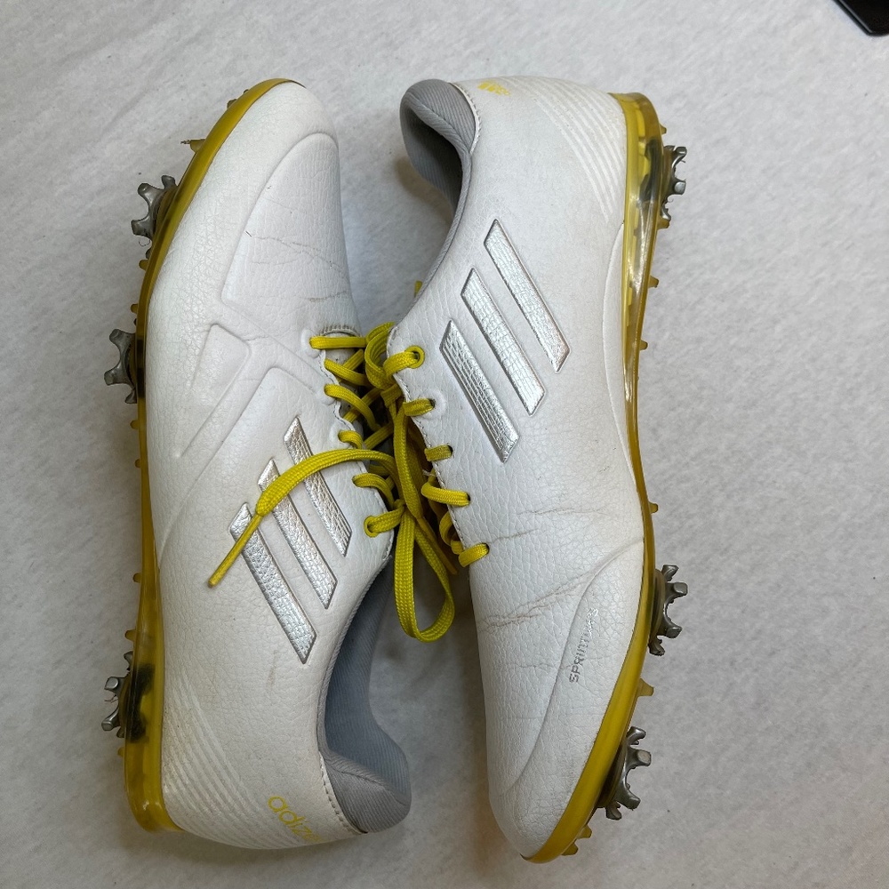 Golf cleats
